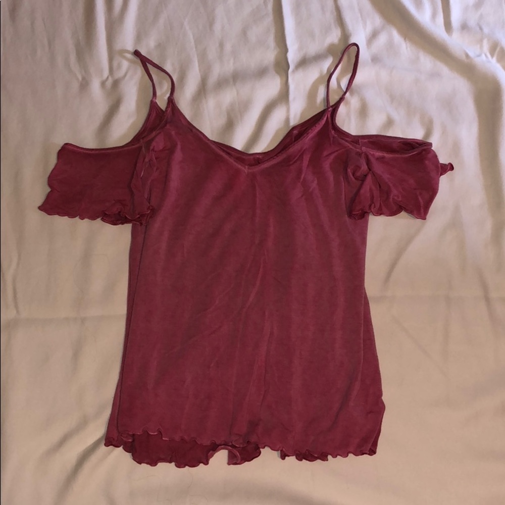 Soft & sexy pink tee shirt with cold shoulder